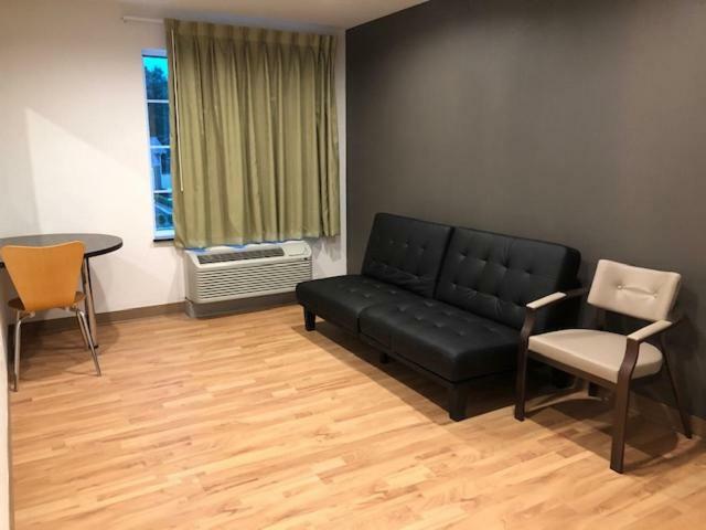 Studio 6 Lake Charles Bagian luar foto